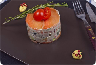 Закуска из копченого лосося с сыром Филадельфия